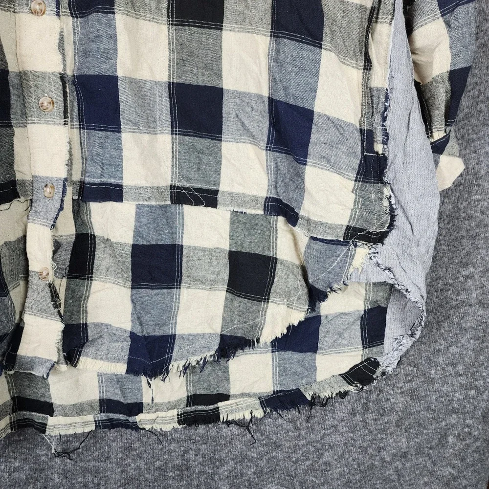 Easel Shirt Womens S ED14143 Navy Blue Cream Plaid Raw Hem Button Down EUC
